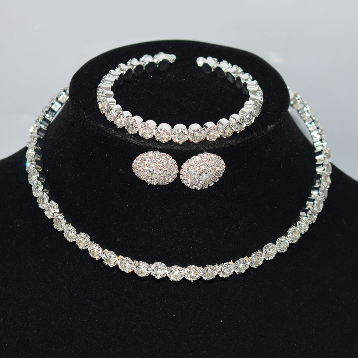 Cool Fashion Rhinestone Collar Bridal Short Bracelets