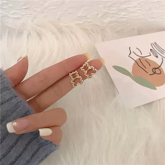 Women's Sier Pearl Fashion Simple Ear Clip Design Style Stud Earrings