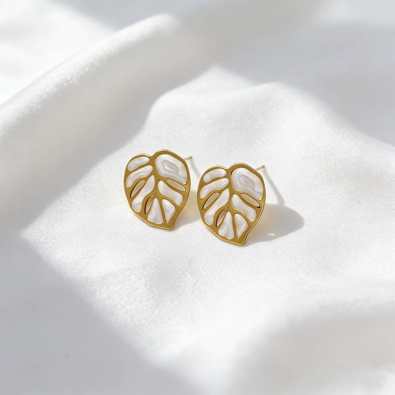 Niche Design Female Drop Oil Leaf-shaped Earrings