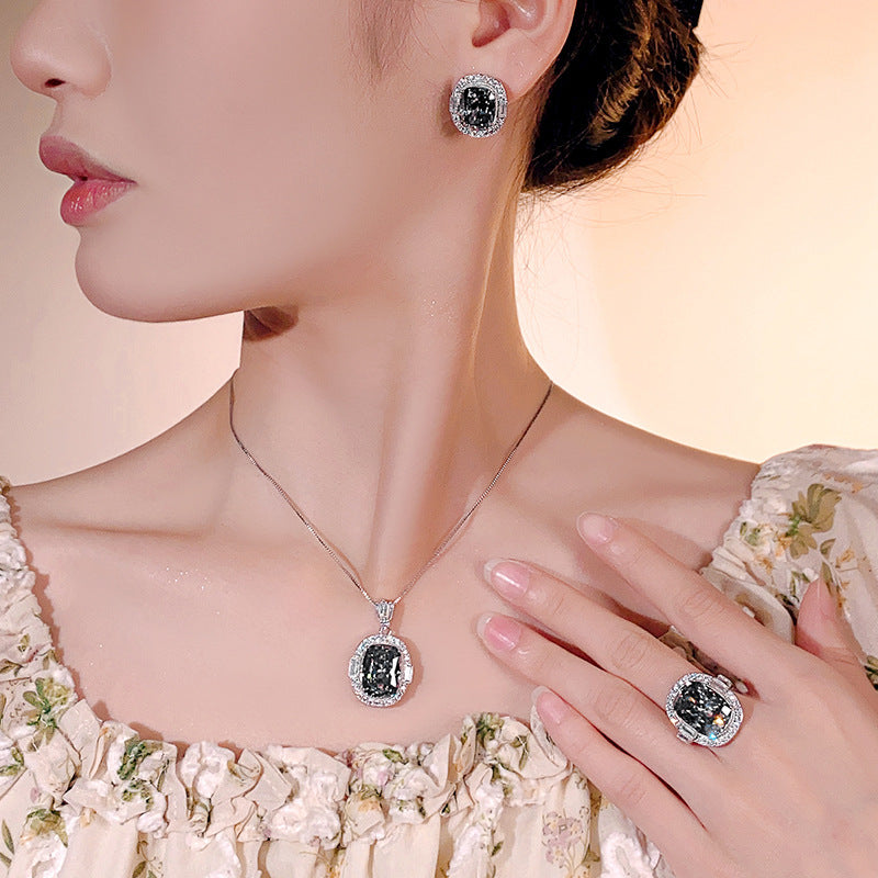 Sole Gold-plated Bird's Nest Cut Black Gray Jewelry Set