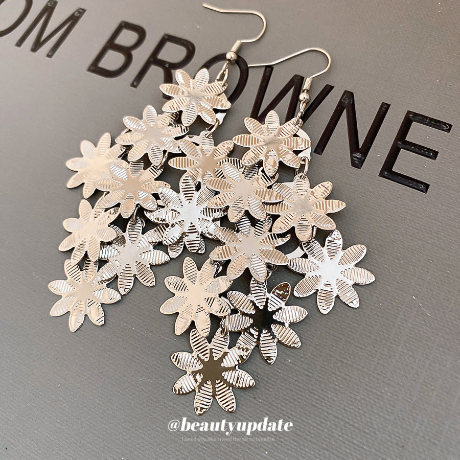 Women's Metal Flower Tassel For Exaggerated Design Ear Hook Light Earrings