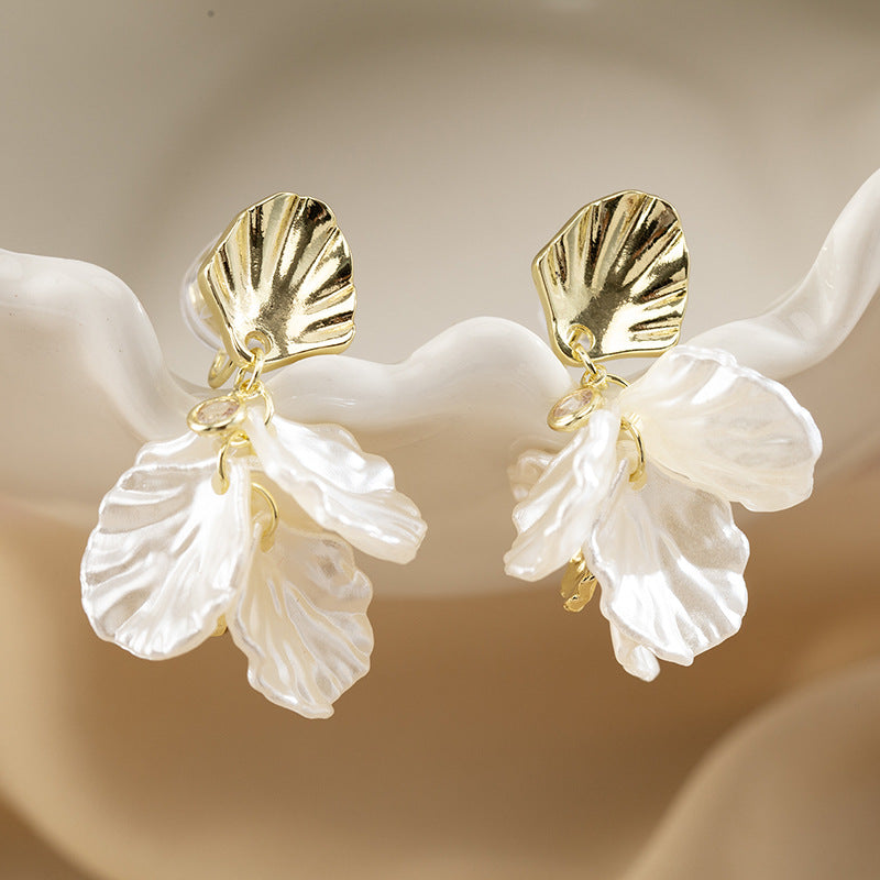 Luxury Fashion High-grade French Shell Petal Unique Design Elegant Mosquito Ear Clip