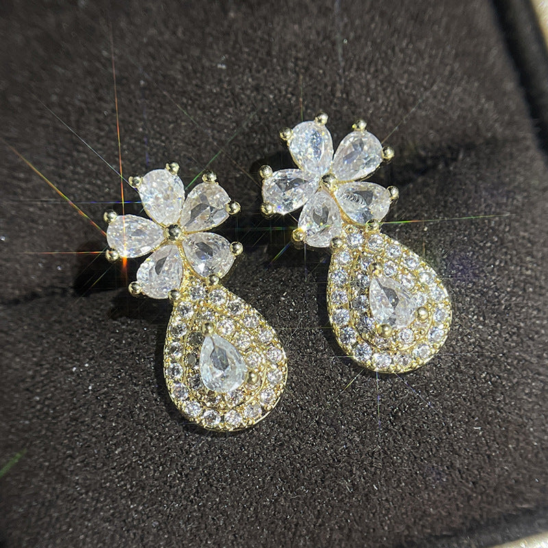 Damen-Ohrringe mit Strass-Zirkon für Design, Blumenmuster, hochwertiges Temperament