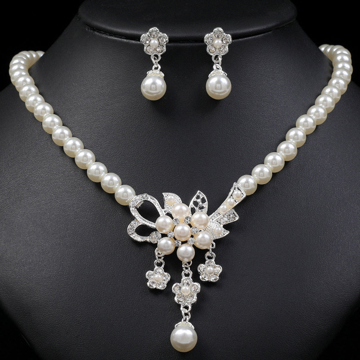 Classic Fashion Pearl Flower Suite Female Jewelry Set