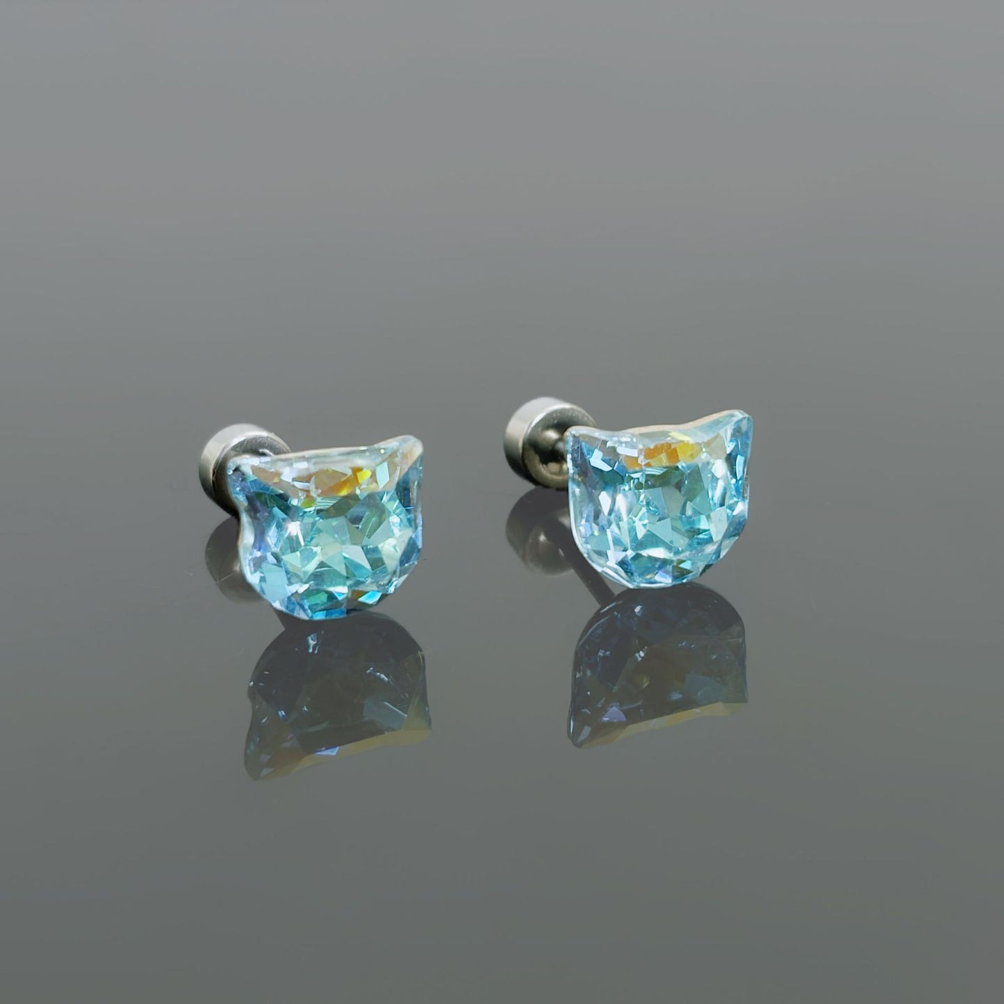 Cool Temperament Super Shiny Crystal Cat Head Titanium Steel Screw Stud Earrings