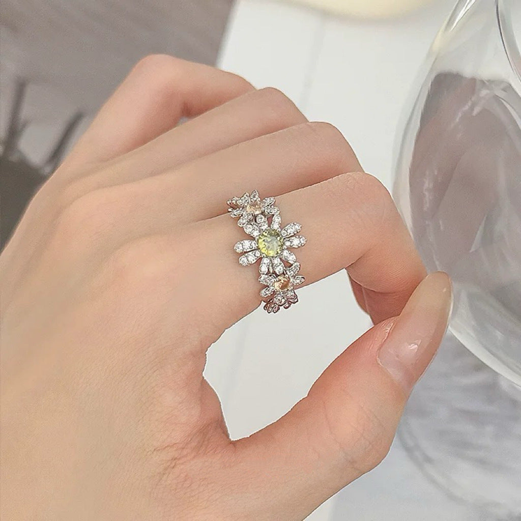 Women's Luxury High-grade Flower Index Finger Fashion Simple Ring