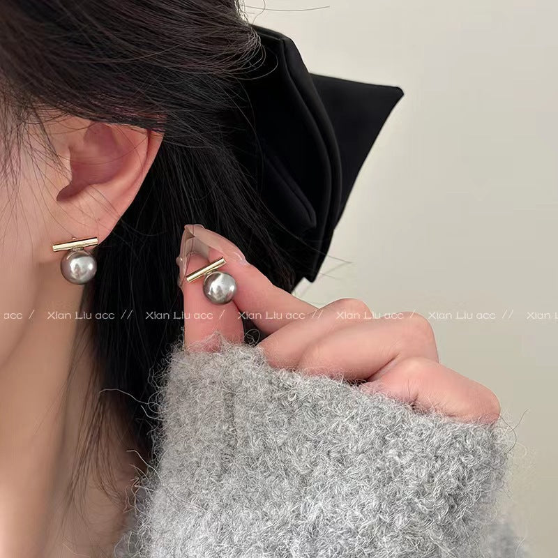 Women's Style Metal Pearl For Design Retro Personality Minimalism Versatile Stud Earrings