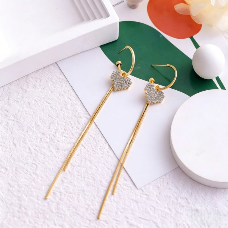 Women's Simple Graceful Love Heart Peach Ear Earrings