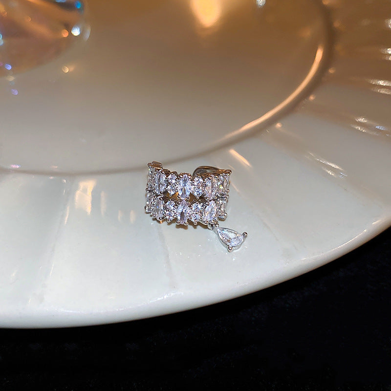 Micro Inlaid Zircon Exquisite Drop Shape Cold Rings