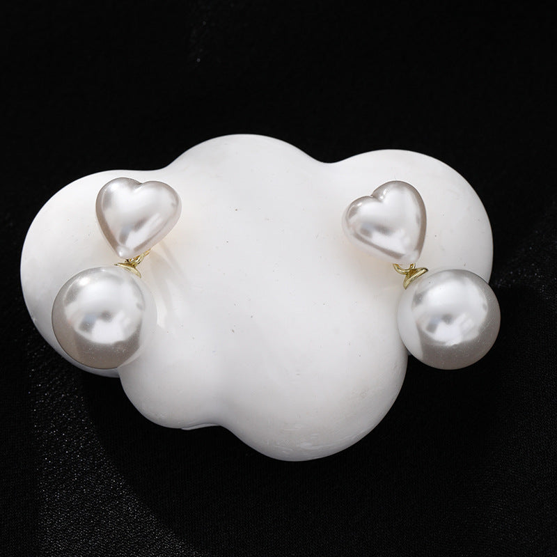 Women's French Retro Heart Pearl Peach Light Luxury Earrings