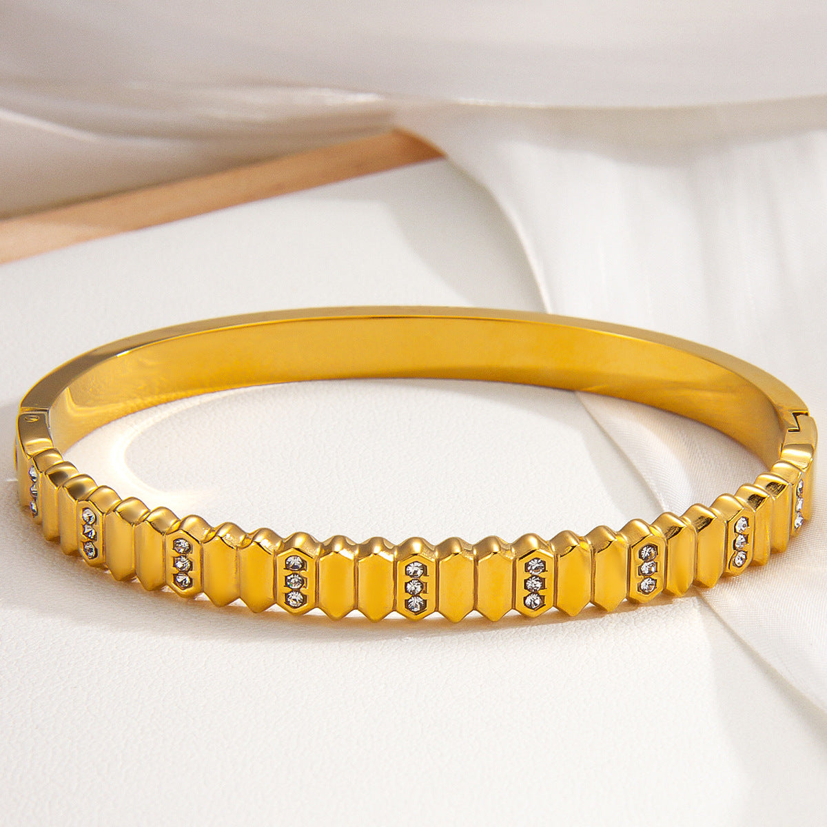 Women's Plaid Stainless Steel Fashionable High-grade Bracelets