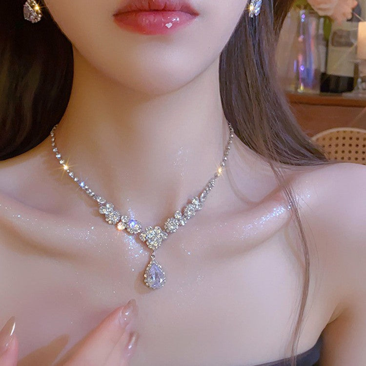 Women's Zircon Flower Water Drops Fashion Short Jewelry Set