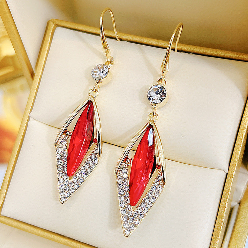 Women's Crystal Ear Clip Diamond-shaped Elegant High-grade For Affordable Rings