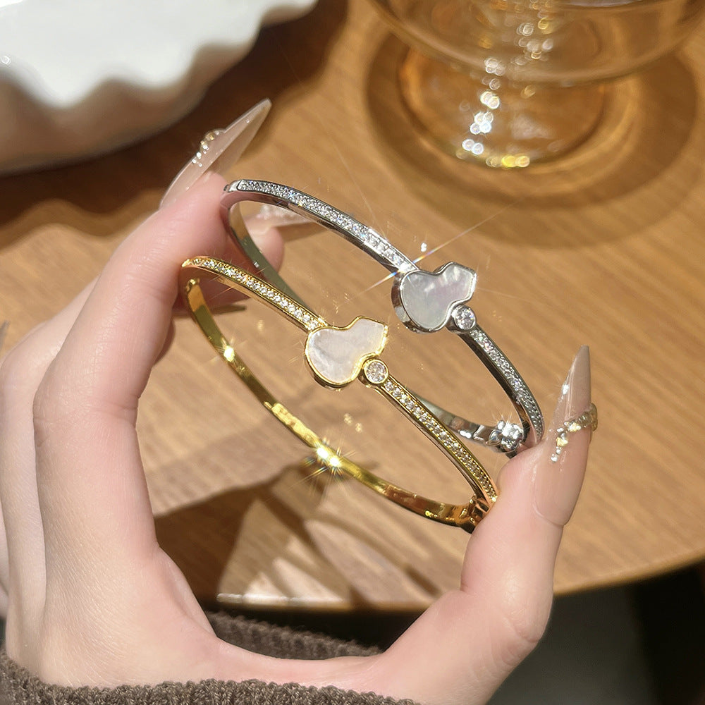 Flash Diamond Natural Color Shell Exquisite Design Cold Style Bracelets
