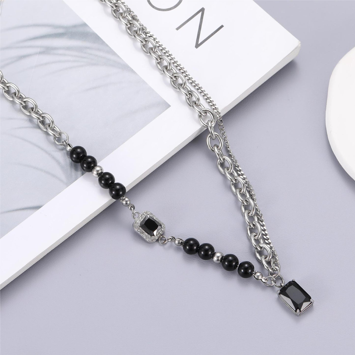 Women's & Men's & High-grade Spring And Trendy Shiny Black Gem Necklaces