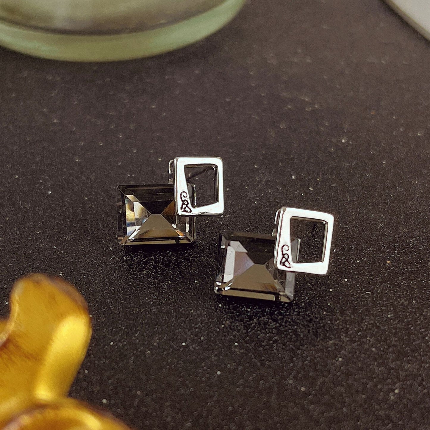 French Entry Lux Gray Crystal Square Temperamental Minority Earrings