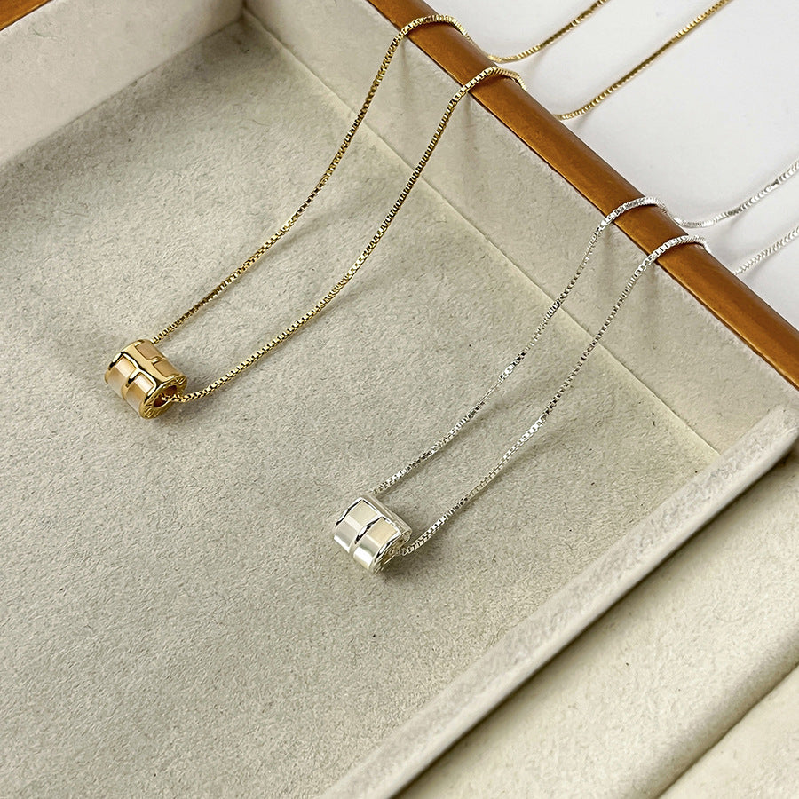 Women's Rain Small Waist Imitation Fritillary Affordable Luxury Fashion Niche Design Necklaces