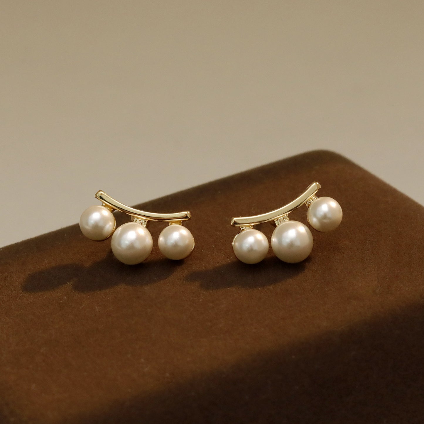 Boucles d'oreilles simples à trois perles pour femmes, compactes et exquises