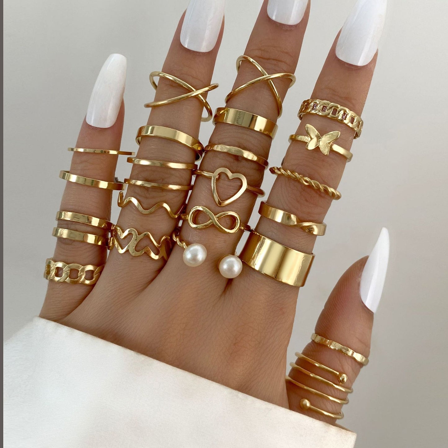 Clearance Vintage Creative Heart Hollow Butterfly Rings