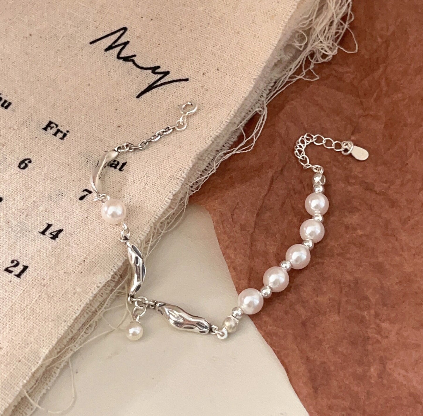 Bracelets de perles de conception de boucle féminine Sterling Pearl