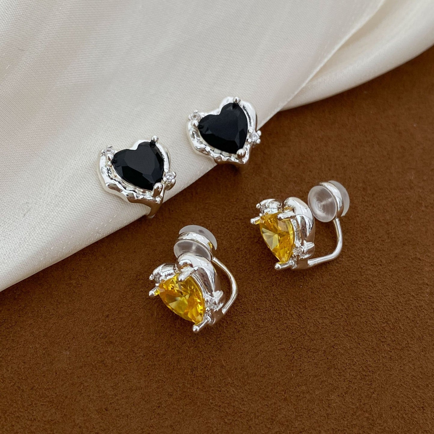 Fresh Sweet Black Agate Yellow Diamond Heart Shape Ear Clip