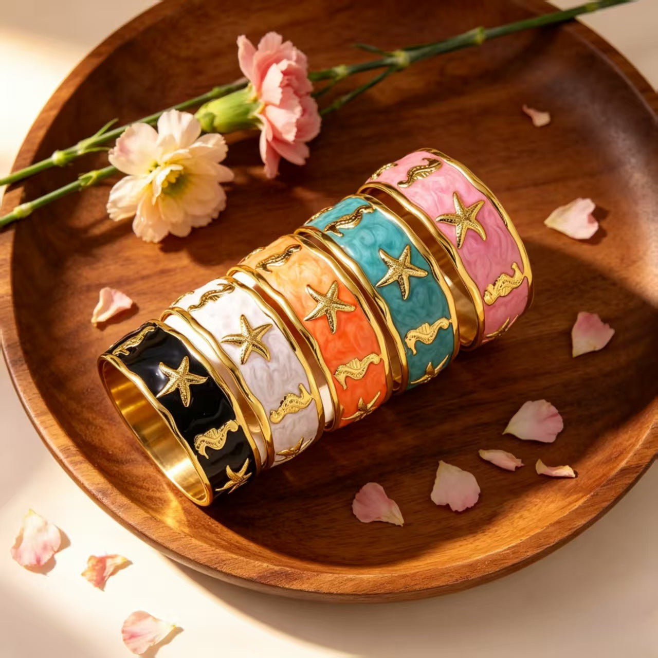 French Entry Lux Dripping Starfish Seahorse Golden Edge Bracelet