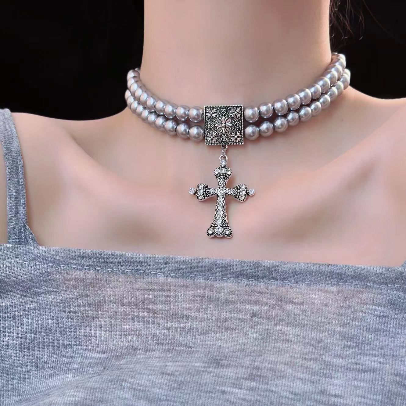 Hot Vintage Pearl Cross Frame Chain Item Female Exaggerated Necklaces