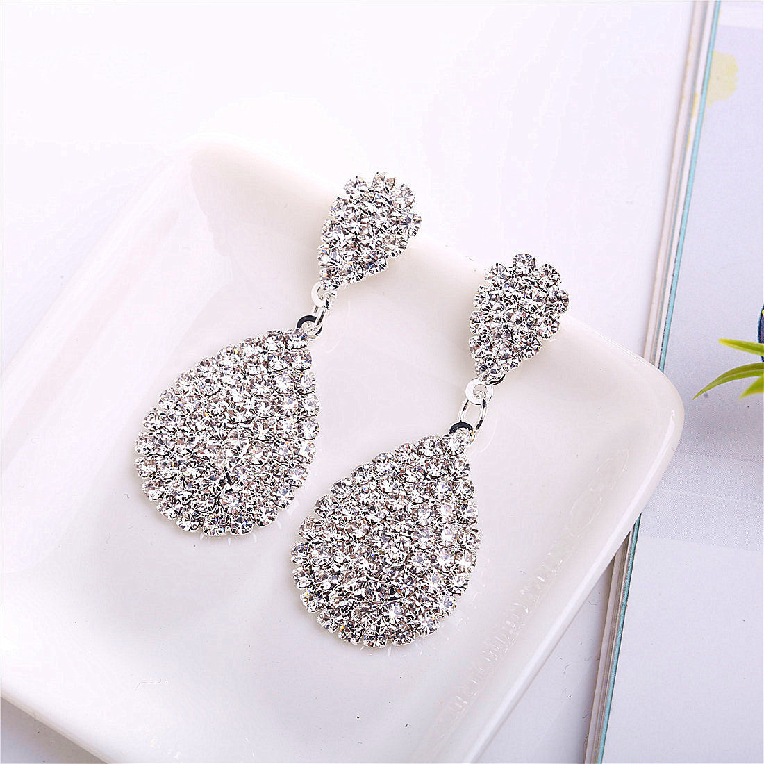 Flash Claw Chain Double Water Drop Glass Earrings