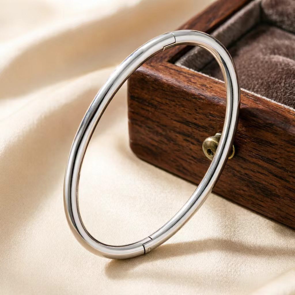 Fashion Style Glossy Simple Titanium Steel Buckle Female Everyday Joker Bracelet