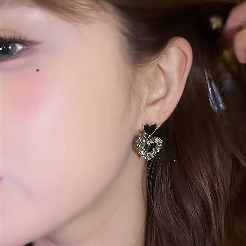 Hollow Ear Gray Black Classic Retro Design Temperament Wild Light Earrings