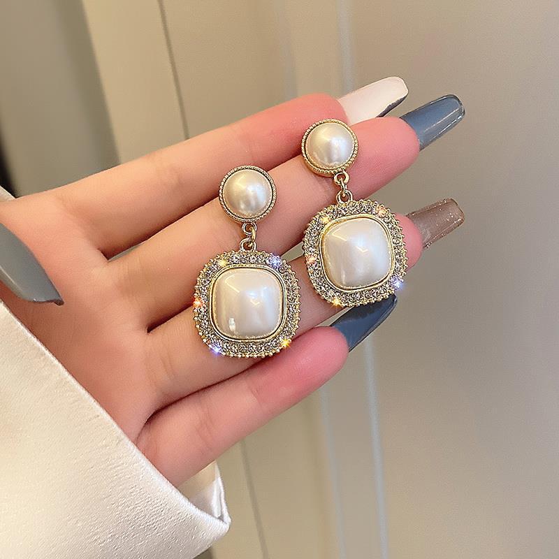 Sier Needle Female Light Luxury Minority Retro Earrings