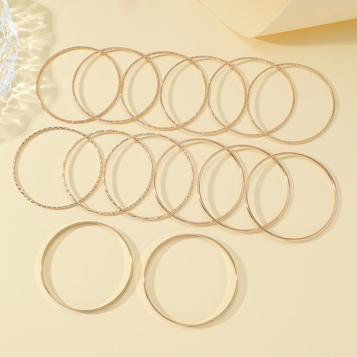Alloy Personalized Wide-faced Light Luxury Gold Bracelet