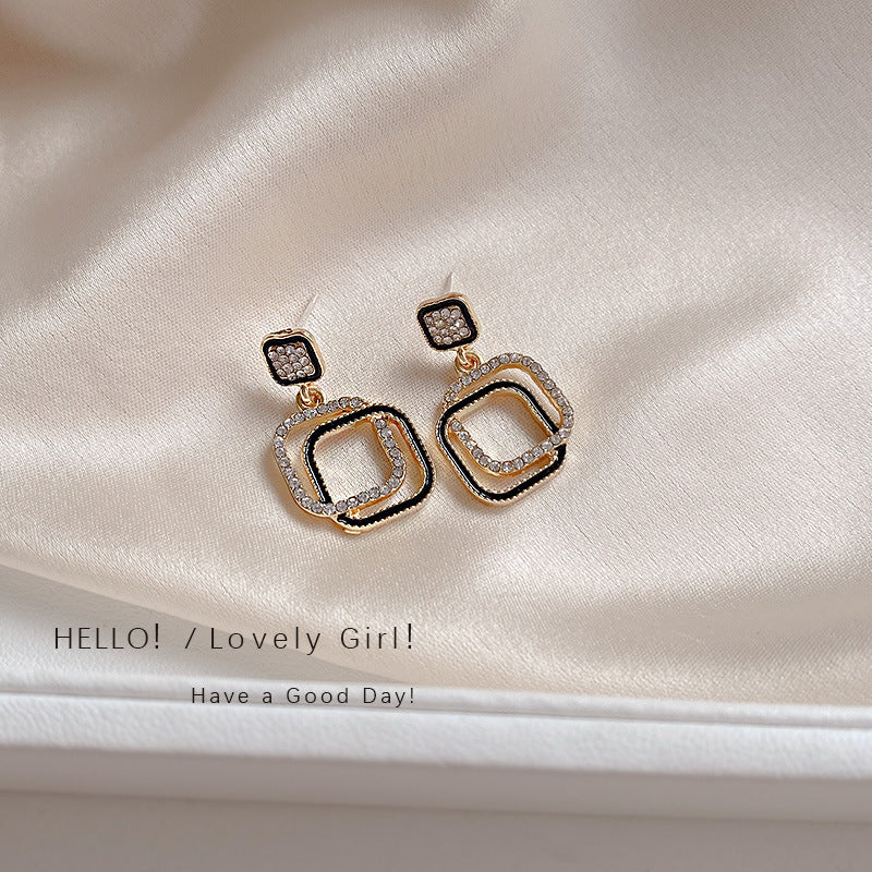 French Retro Black Camellia Fashion Minimalist Earrings