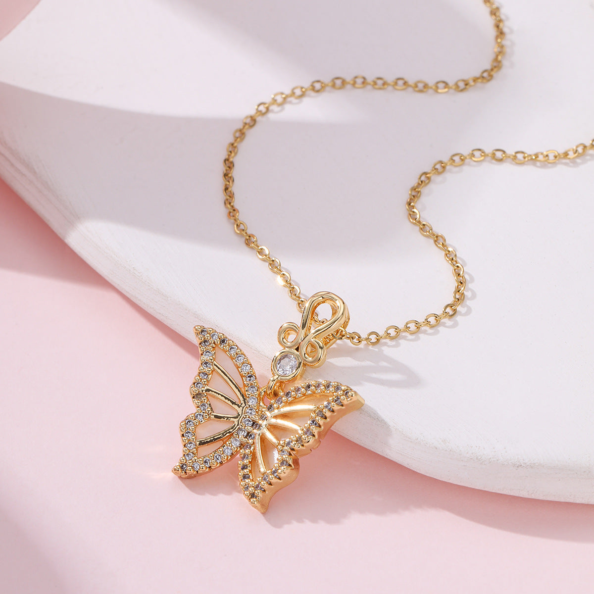 Female Refined Stylish Versatile Light Luxury Necklace