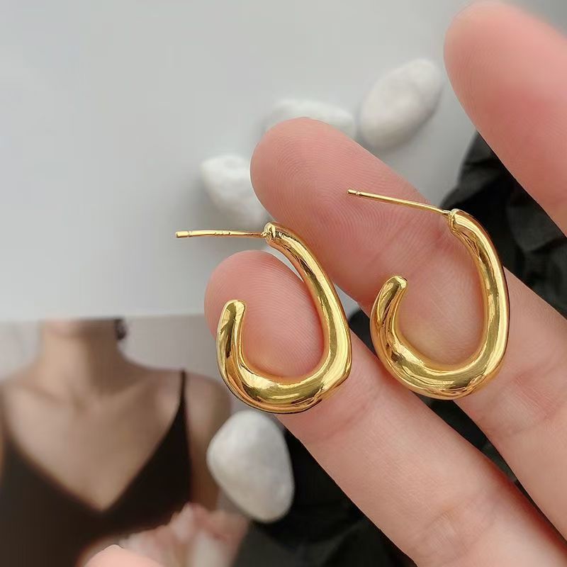 Women's Irregular Metal Twisted Simple High Sense Design Ear Fashionable Temperamental Earrings
