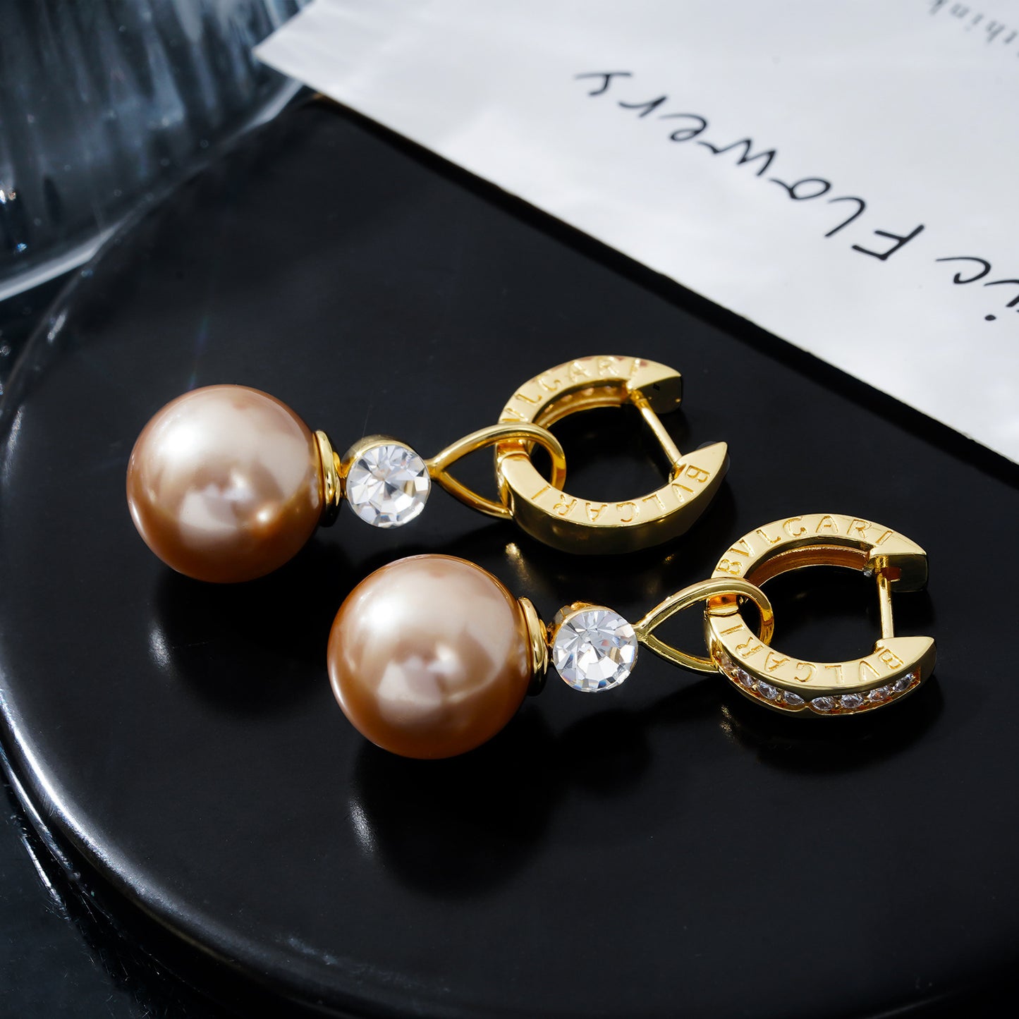 Women's Beautiful Round Pearl Circle Copper Inlaid Zircon Clip One Two-piece Ear Buckle