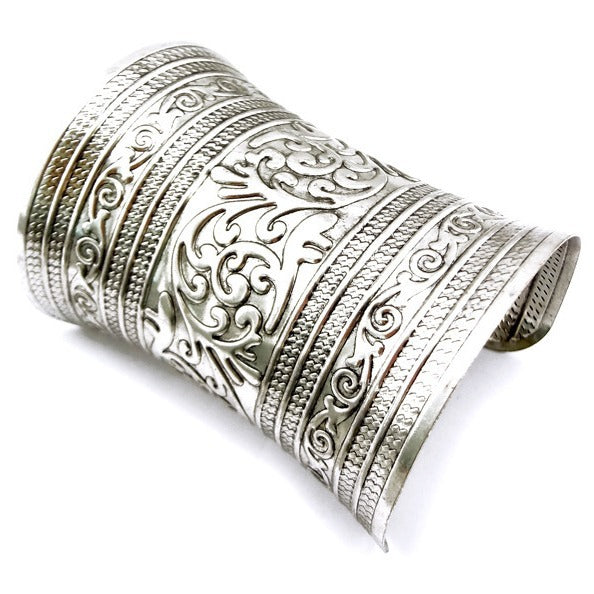 Carved Flower Iron Open Personalized Dance Long Bracelet
