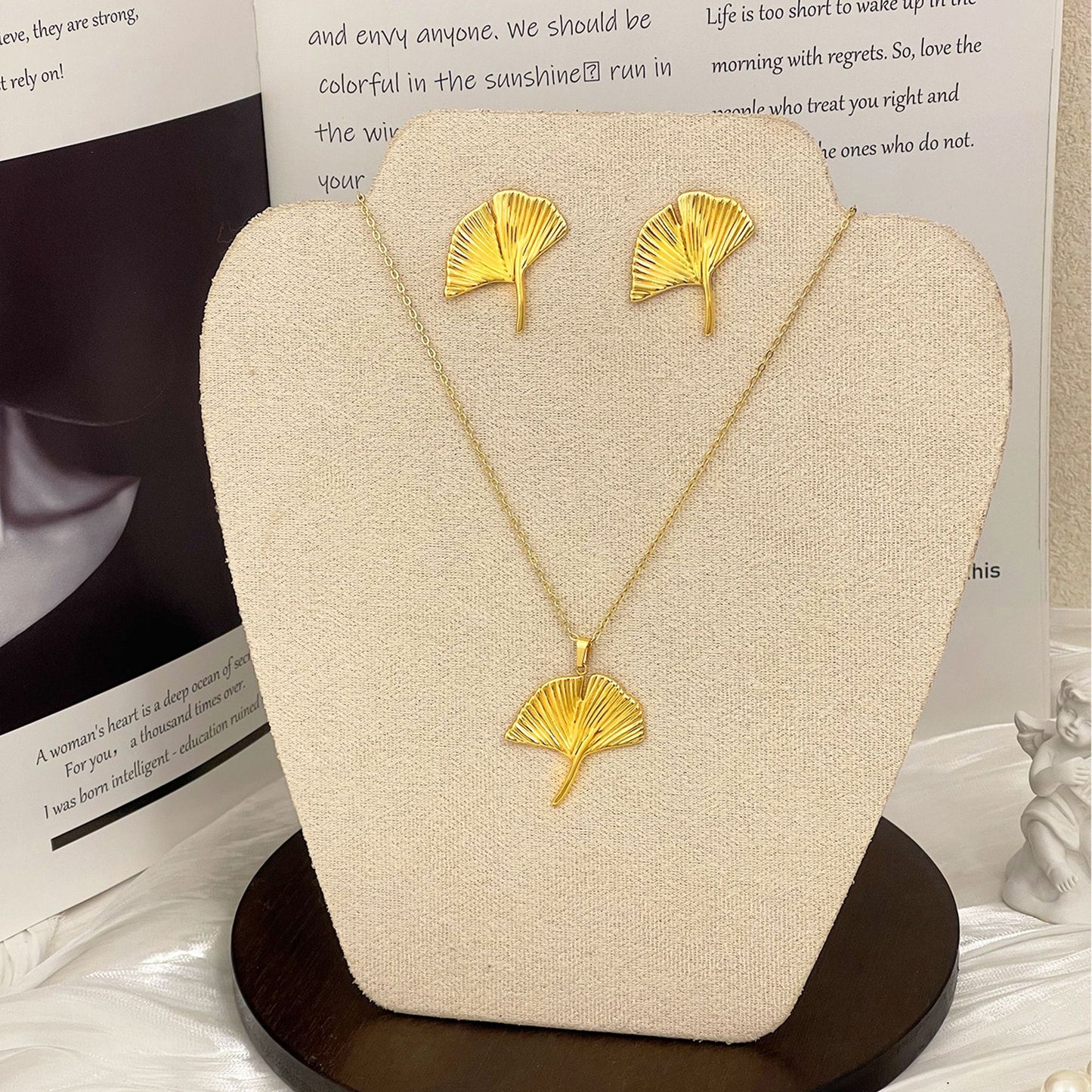 Vacuum Plated Gold Texture Stainless Steel Light Luxury Minority Jewelry Set