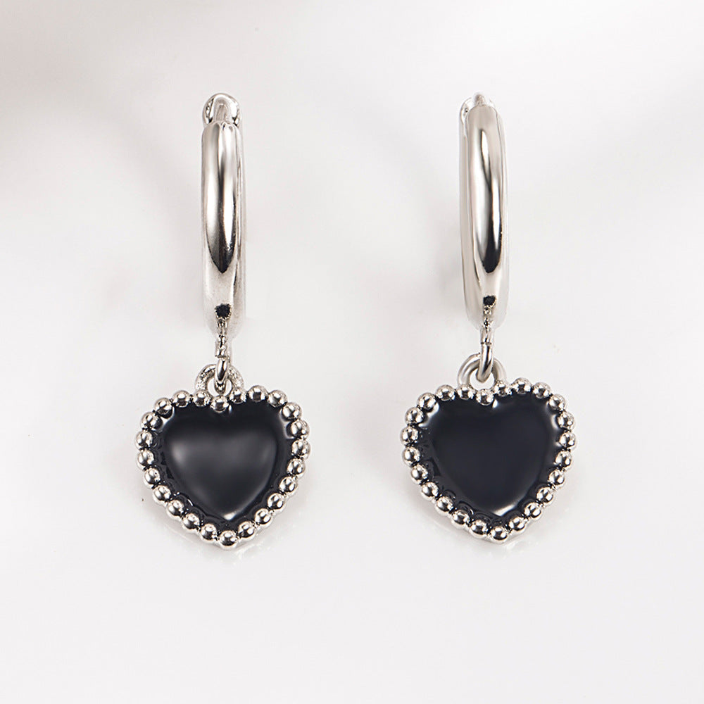 Boucles d'oreilles en époxy noir, Clip d'oreille en forme de cœur d'amour, niche féminine mignonne