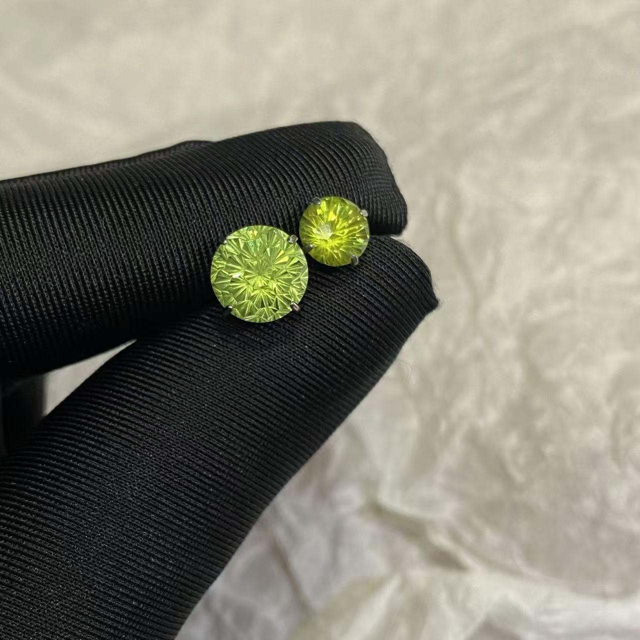 Fireworks Cut Gradient Sky Fire Zircon Flash Medical Titanium Steel Stud Earrings
