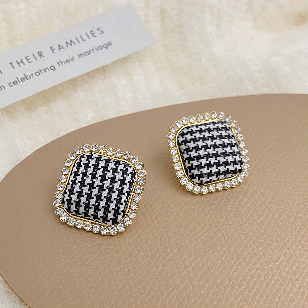 Retro Rhinestone Fashion Temperament Contrast Color Check Earrings