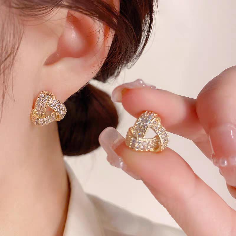 Women's French Pearl Light Luxury Elegant Niche Design Zircon Earrings