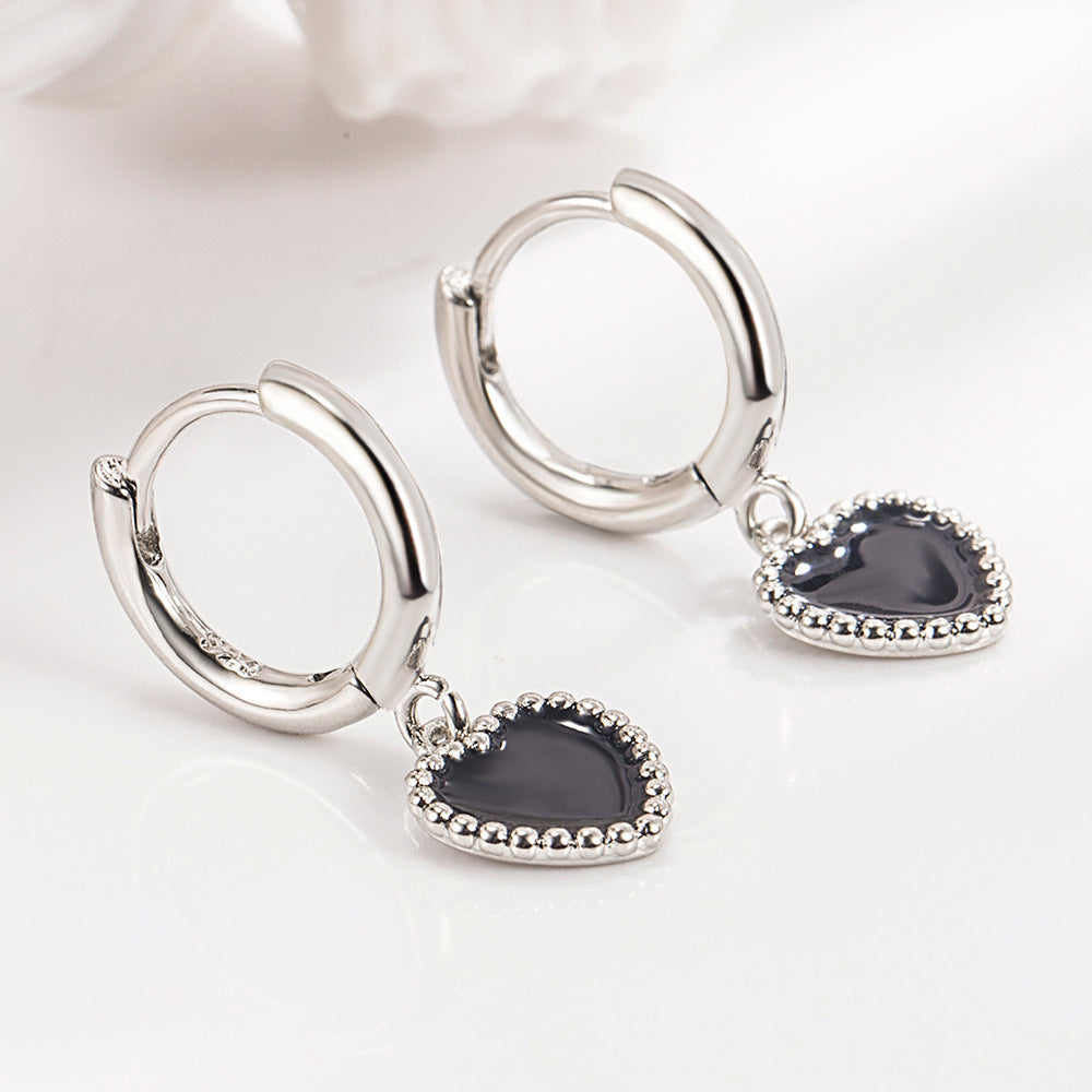 Boucles d'oreilles en époxy noir, Clip d'oreille en forme de cœur d'amour, niche féminine mignonne