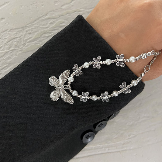 Colliers féminins avec pendentif papillon rétro créatif en perles