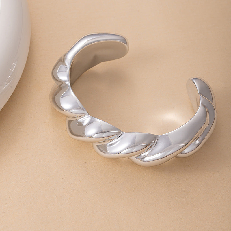 Electroplated Glossy Texture Open-ended Fashionable Exquisite Bracelets