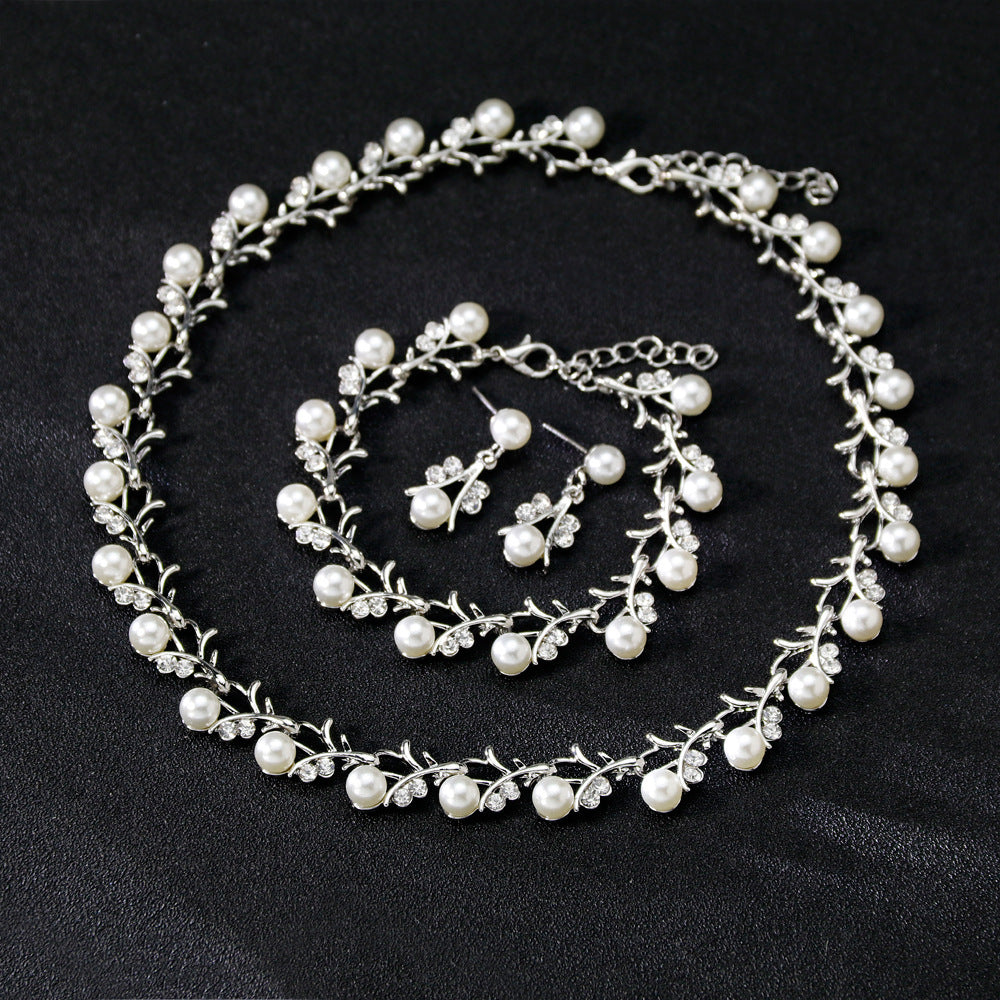 Versatile Fashion Alloy Flower Pearl Three-piece Jewelry Set