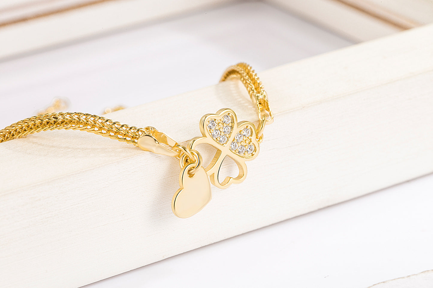 Four-leaf Clover Diamond Plated Gold Hand Bracelets