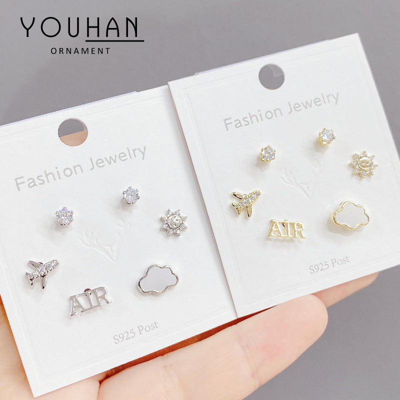 Korean Exquisite Sier Needle Zircon Female Niche Design Graceful Earrings