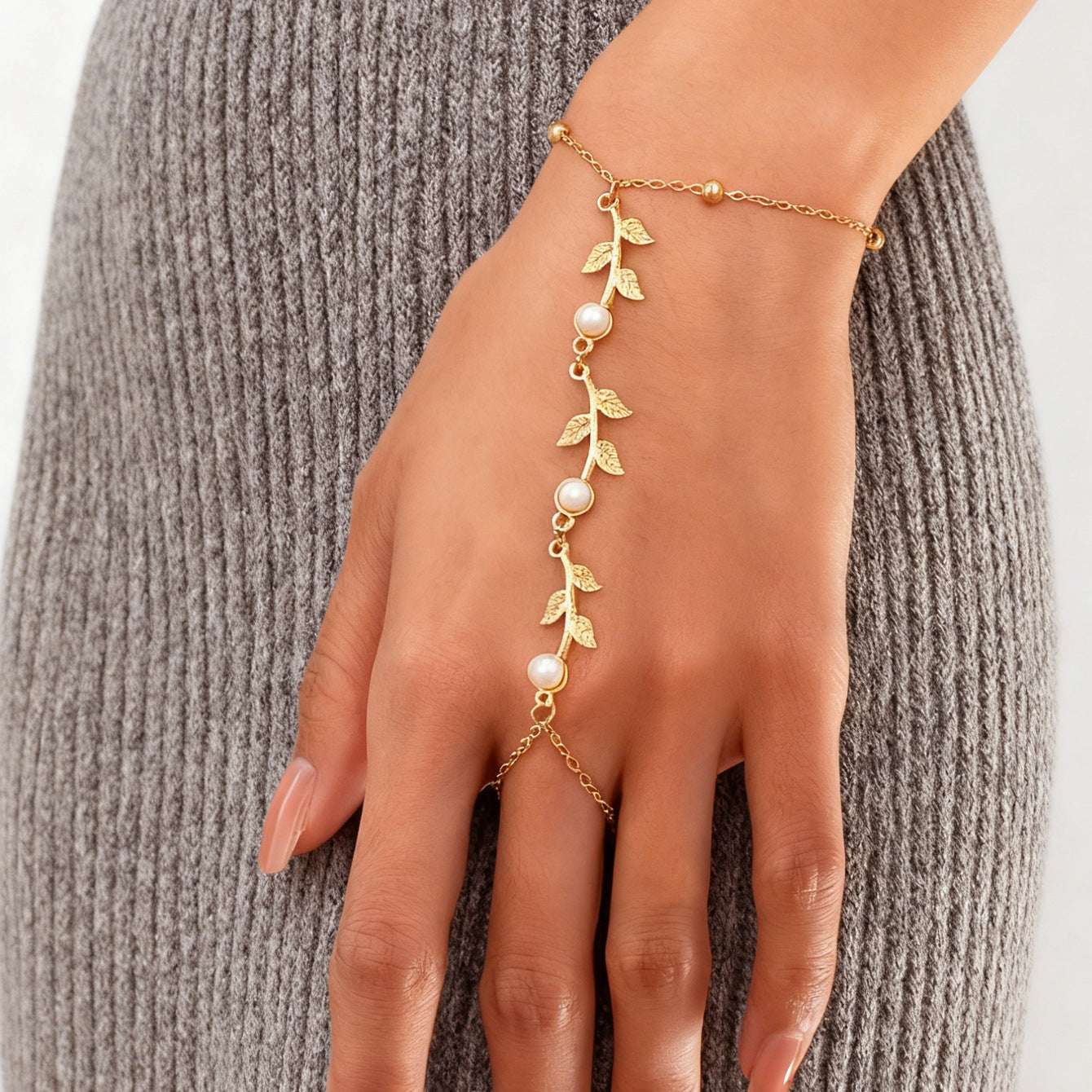 Women's Simple Unique Leaves Imitation Pearl One-piece For To Bracelet