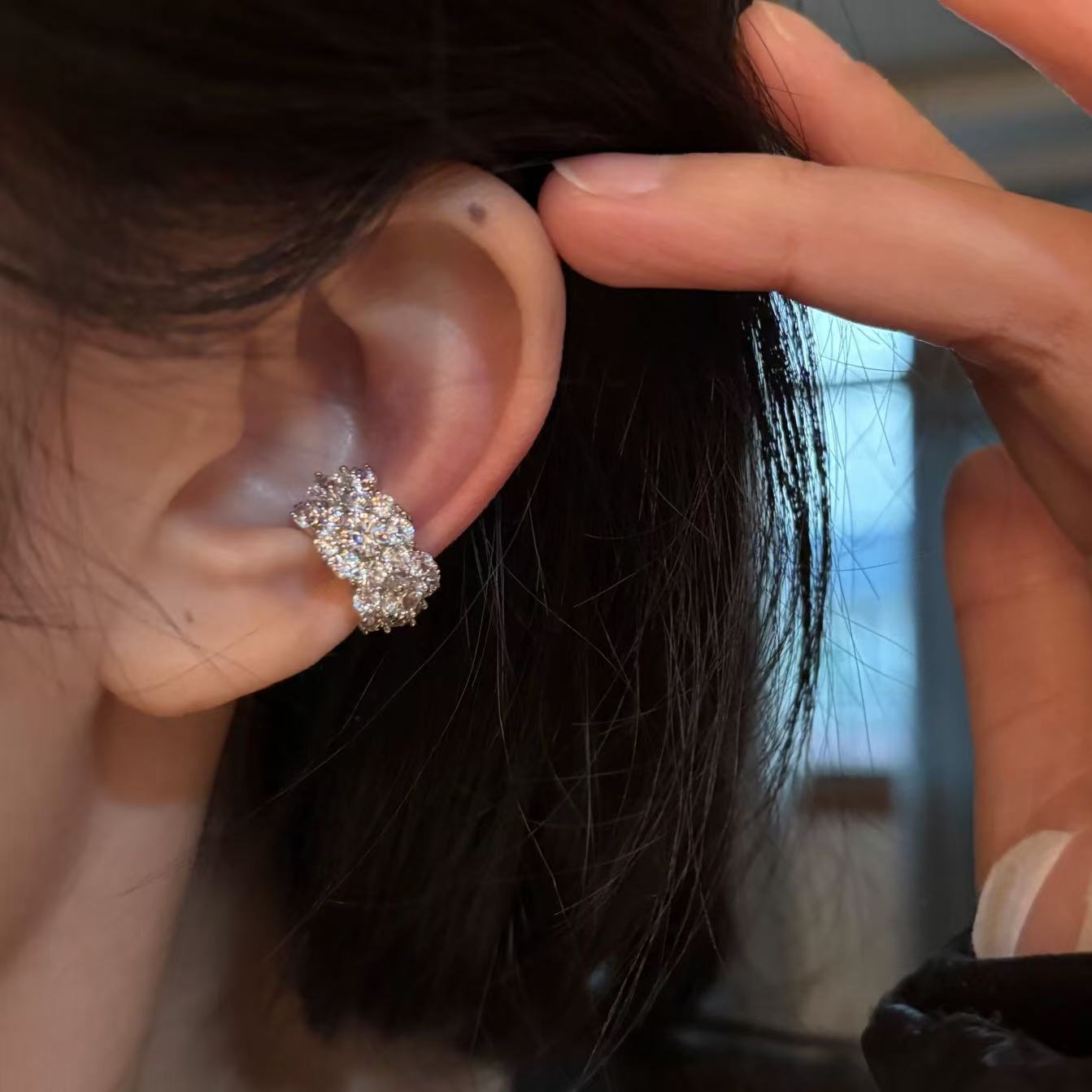 Delicate Super Shining Female Niche Design Ear Clip